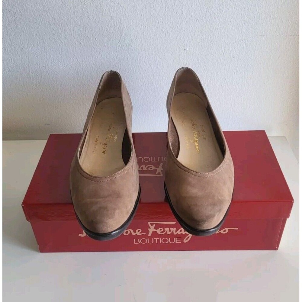 Salvatore Ferragamo Boutique Strana Women's Suede Ballet Flats Brown Size 9 AA